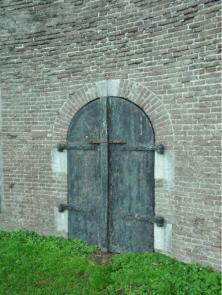 deur kruitmagazijn fort buitensluis