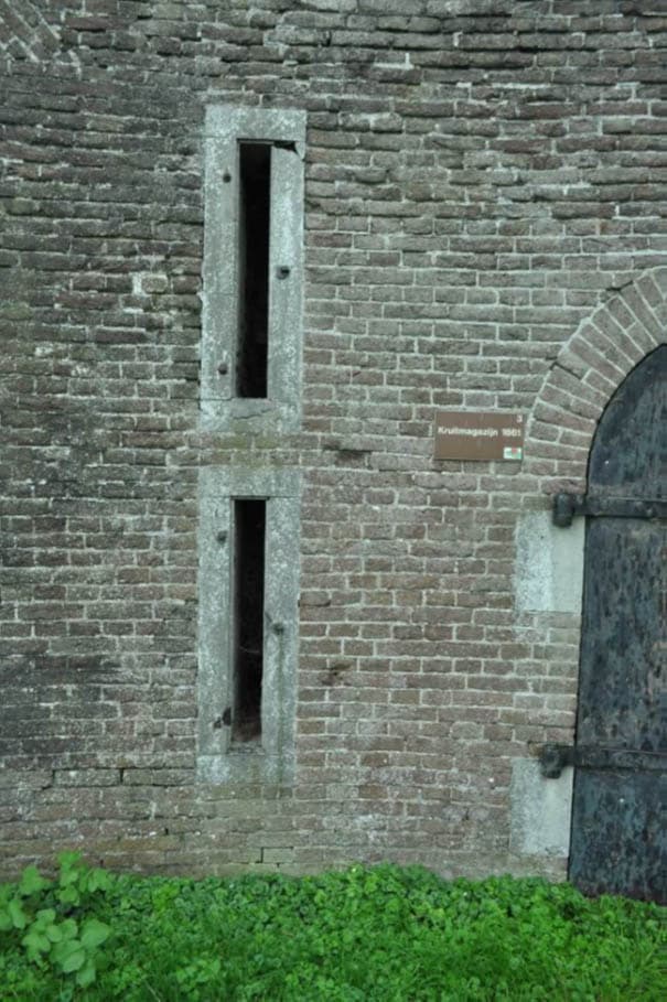 schuifdeur kruitmagazijn fort buitensluis