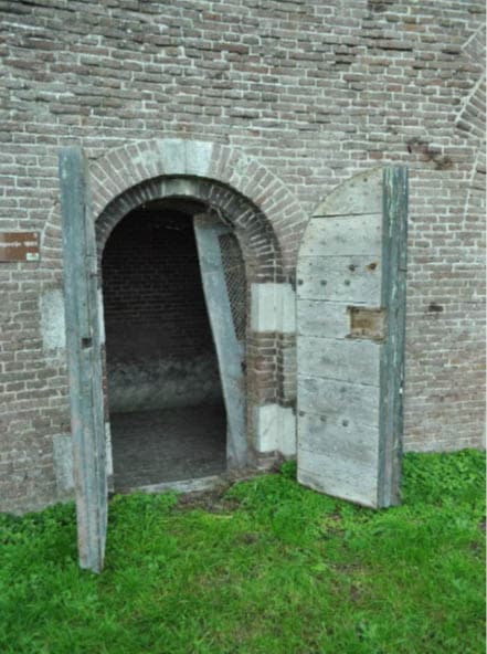 open deur kruitmagazijn fort buitensluis