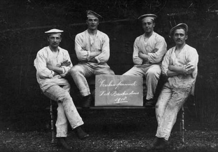 Keukenpersoneel op Fort Buitensluis in 1918