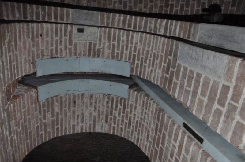 schuifdeur kruitmagazijn fort buitensluis
